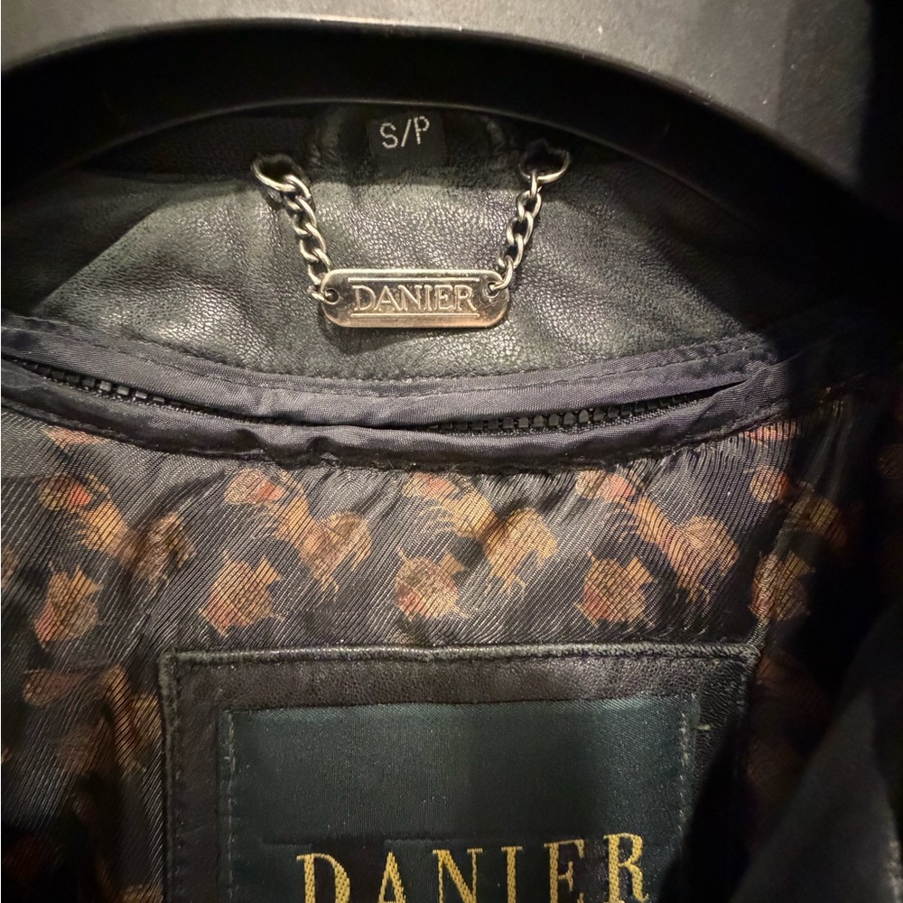 Danier Black Leather 3/4 Length Winter Jacket - Picture 5 of 12